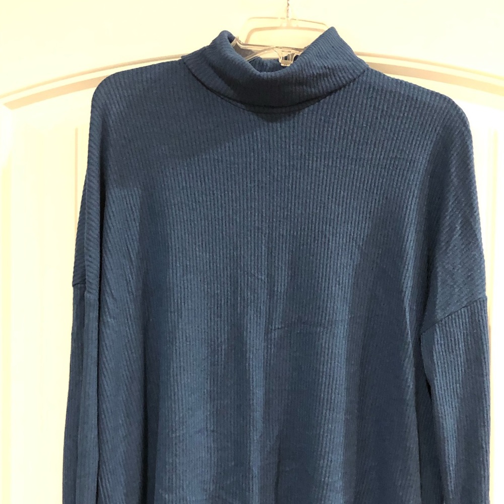 Aerie Dark Blue Sweater Size Medium